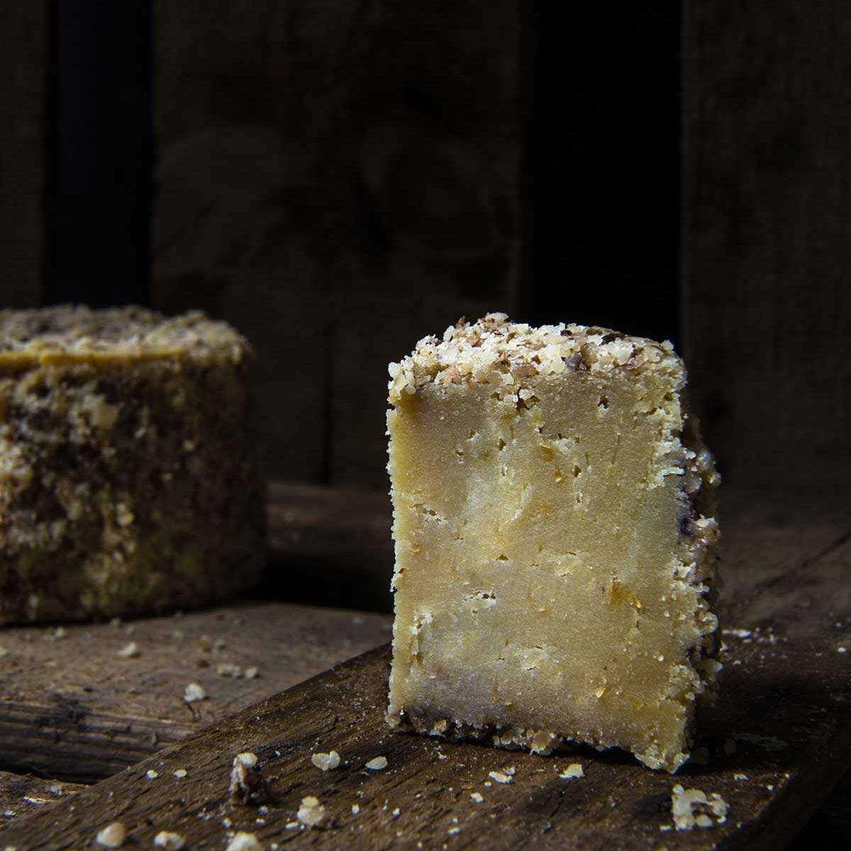 VEGGIE KARMA Semicurado vegano de Nueces con Pimienta Rosa 200gr sin gluten